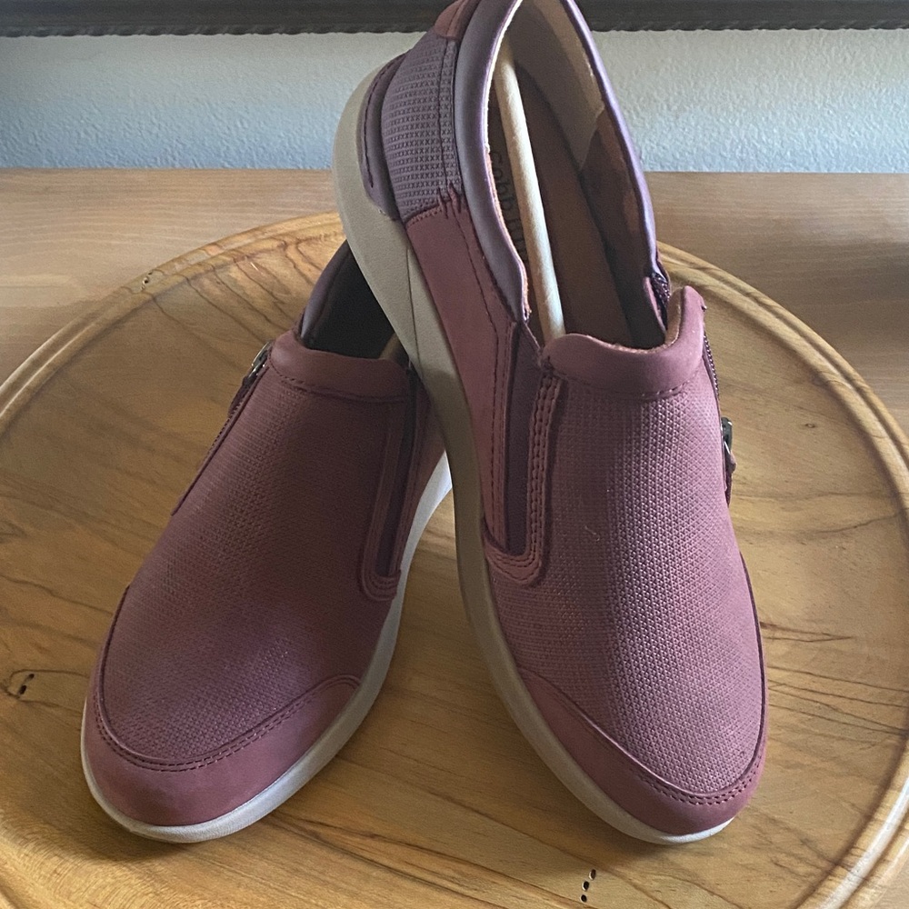 NWT Cobb Hill by New Balance Maroon Slip-On Sneakers